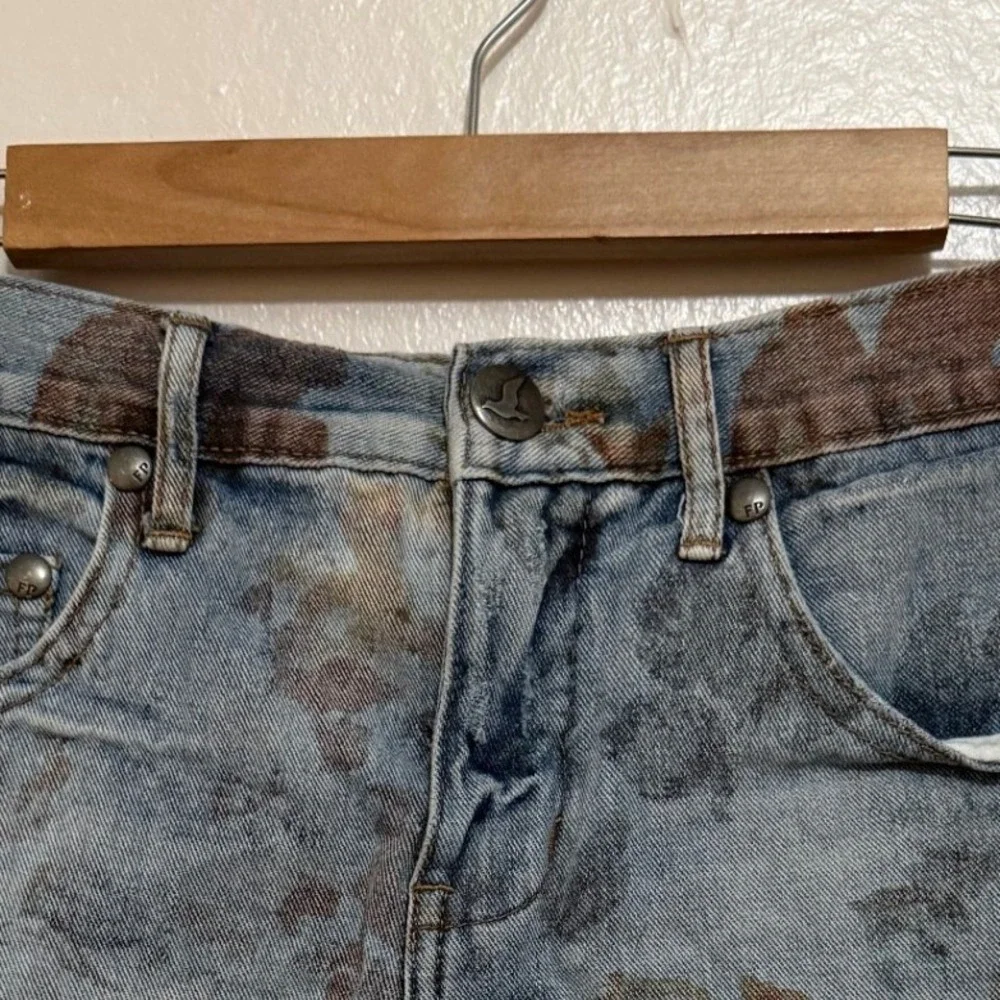 Free People Women Denim Shorts 27 Blue Floral Distressed Cut Off Boho Festival